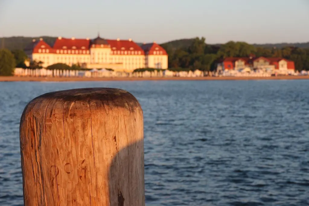 Lovesopot Luxury Terrace Apartment