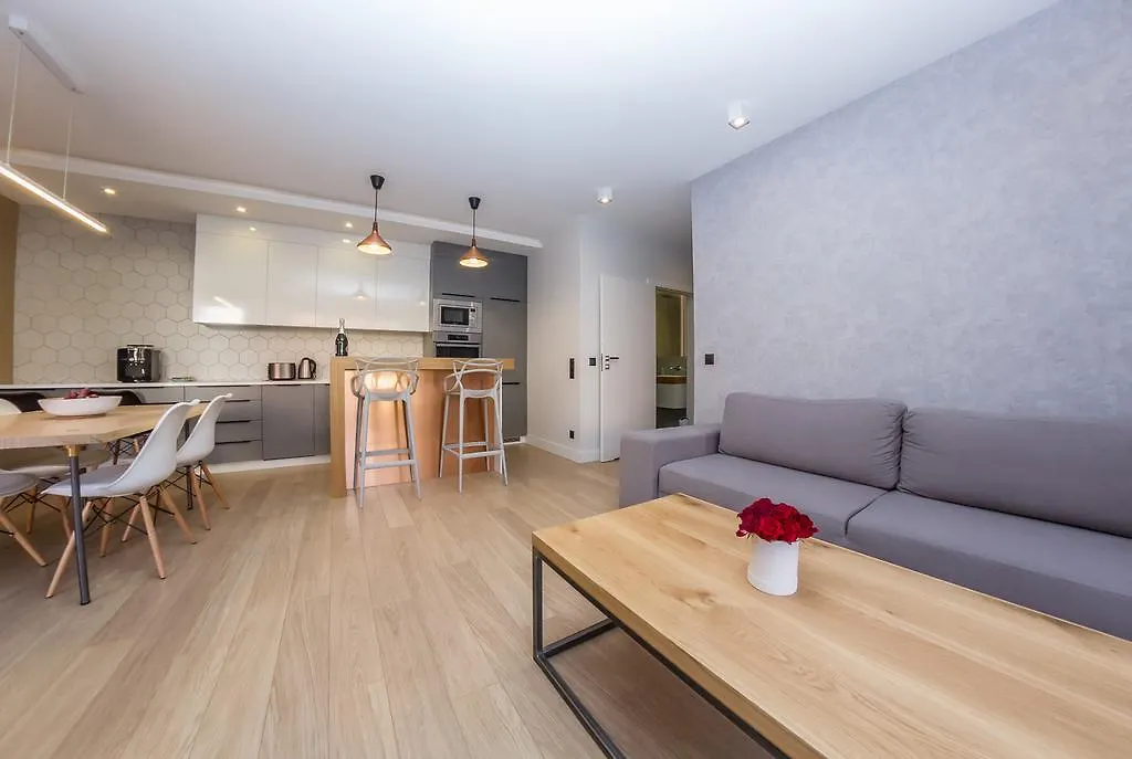 Lovesopot Luxury Terrace Apartment