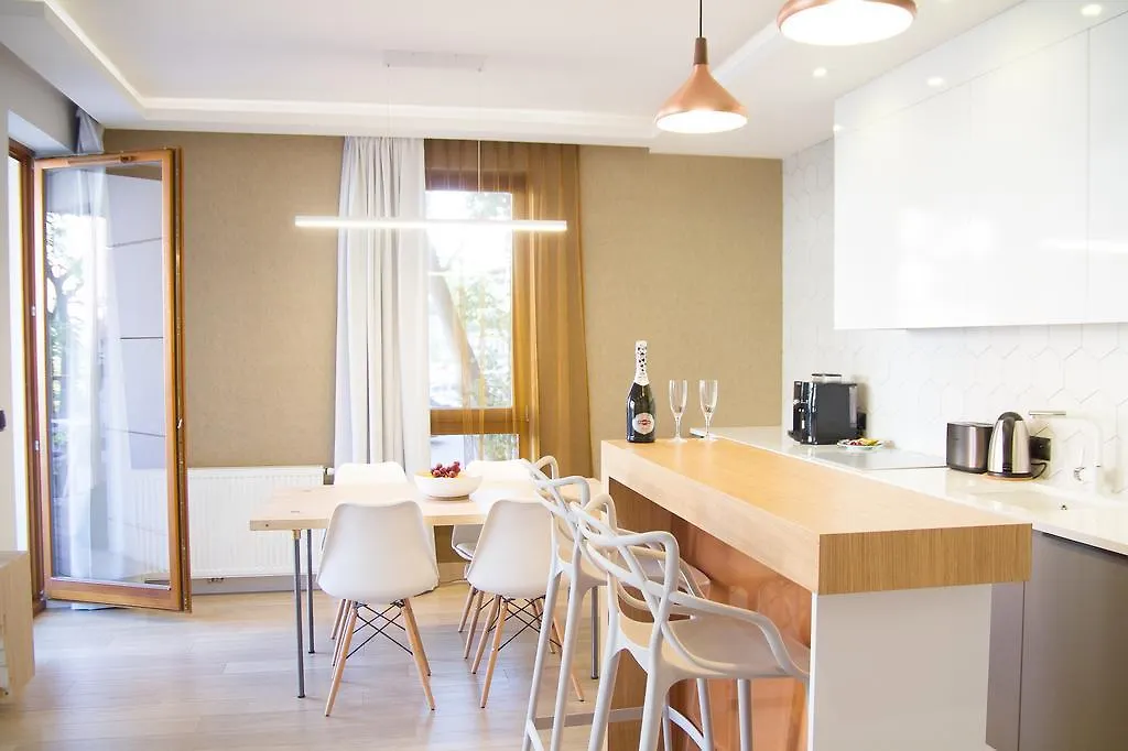 Lovesopot Luxury Terrace Apartment